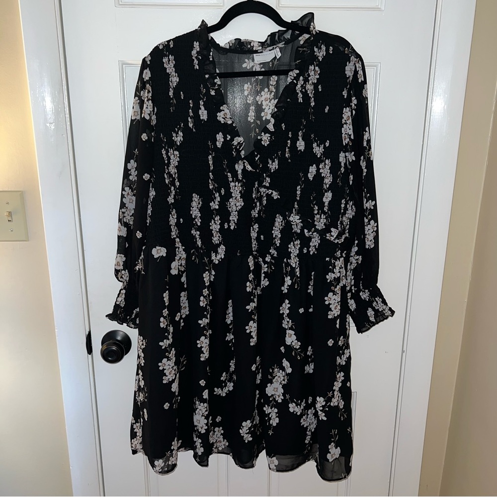 ASOS Curve Black and White Floral Mini Dress - Picture 2 of 2
